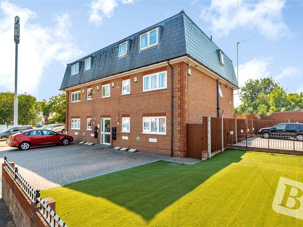 2 bed flat for sale in Hillside Avenue, Gravesend, Kent DA12 Zoopla