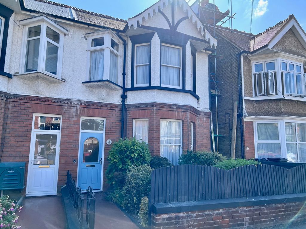 4 bed semidetached house for sale in Lyndhurst Avenue, Margate CT9
