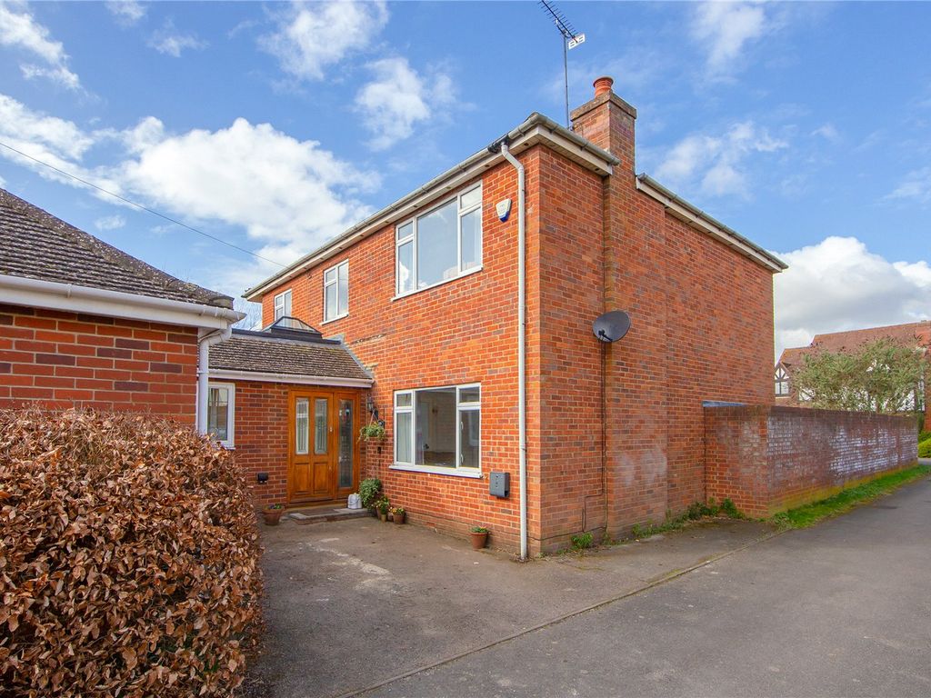 6 bed detached house for sale in Park Street Lane, Park Street, St