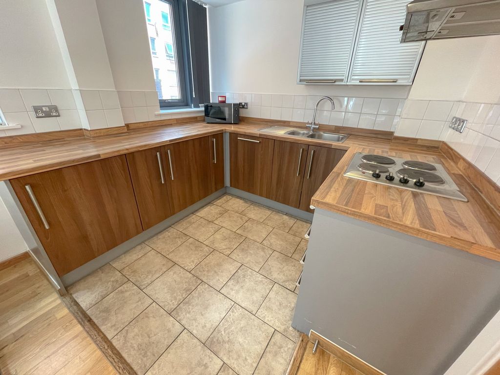 2 bed flat to rent in Oldham Street, Liverpool L1 Zoopla