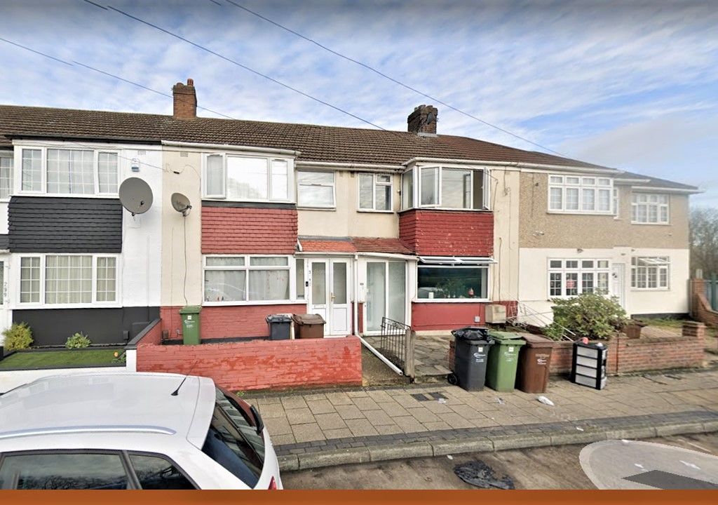 3 bed terraced house for sale in New Road, Dagenham RM10 Zoopla