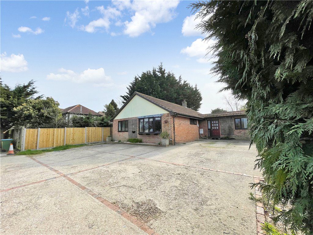 3 bed bungalow for sale in Loats Lane, Bognor Regis, West Sussex PO21