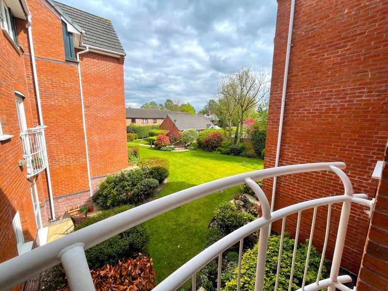 1 bed property for sale in Parkway, Holmes Chapel, Crewe CW4 Zoopla