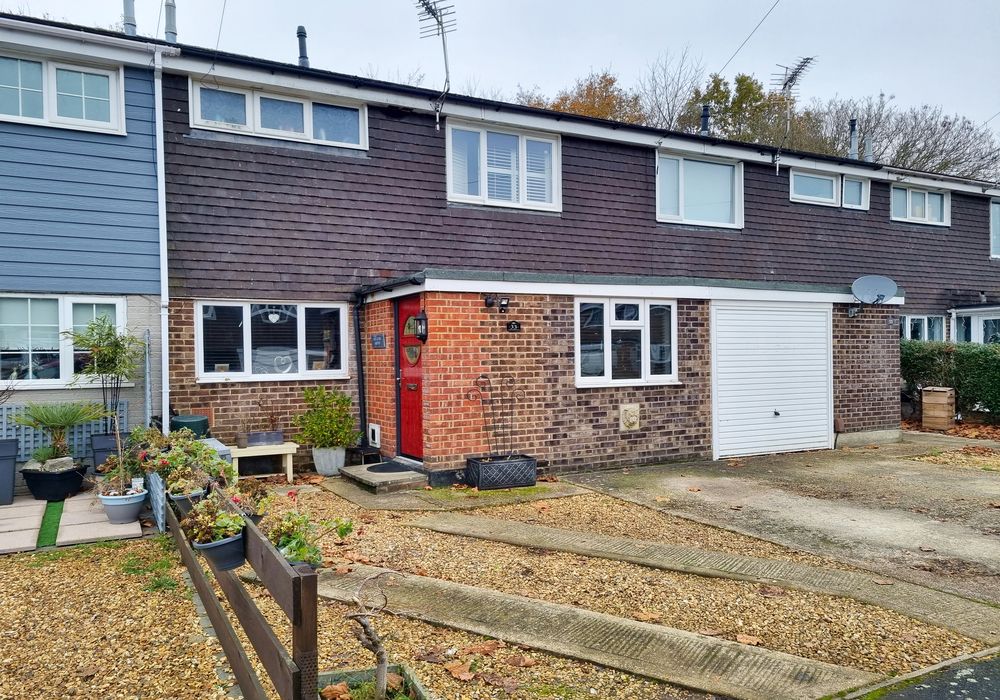 3 bed terraced house for sale in Aintree Road, Calmore, Totton SO40