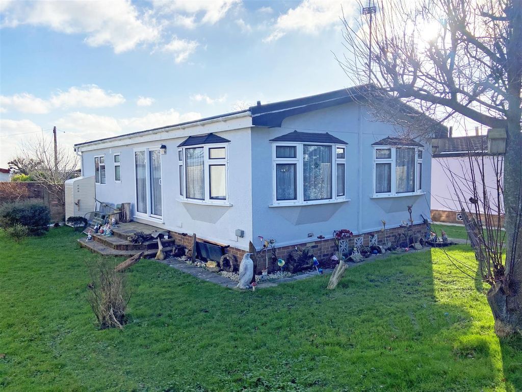 2 bed mobile/park home for sale in Lion House Park, Mill Road, Hailsham