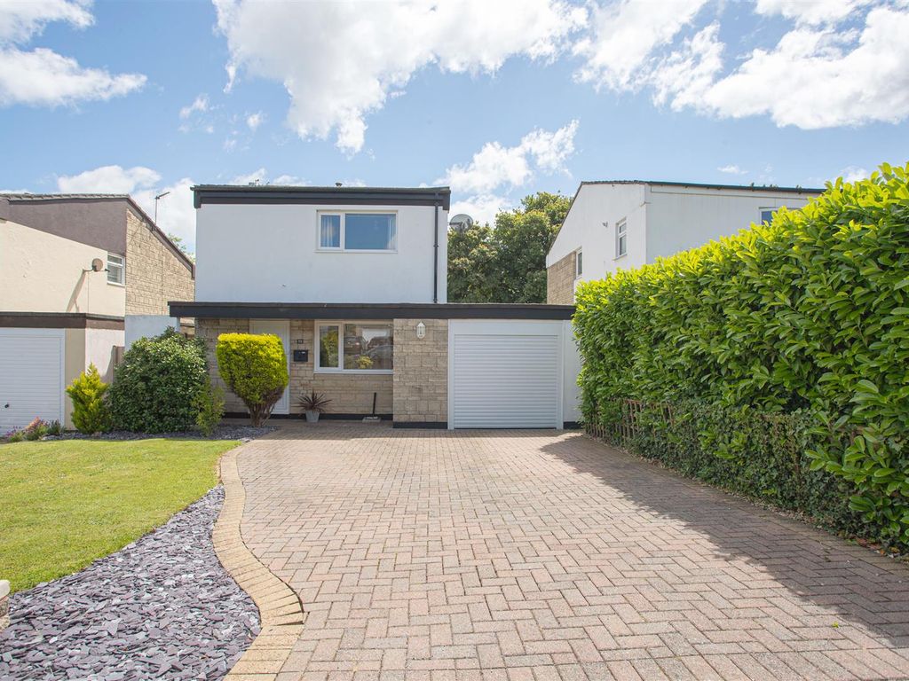 4 bed detached house for sale in Springfield Close, Corsham SN13, £