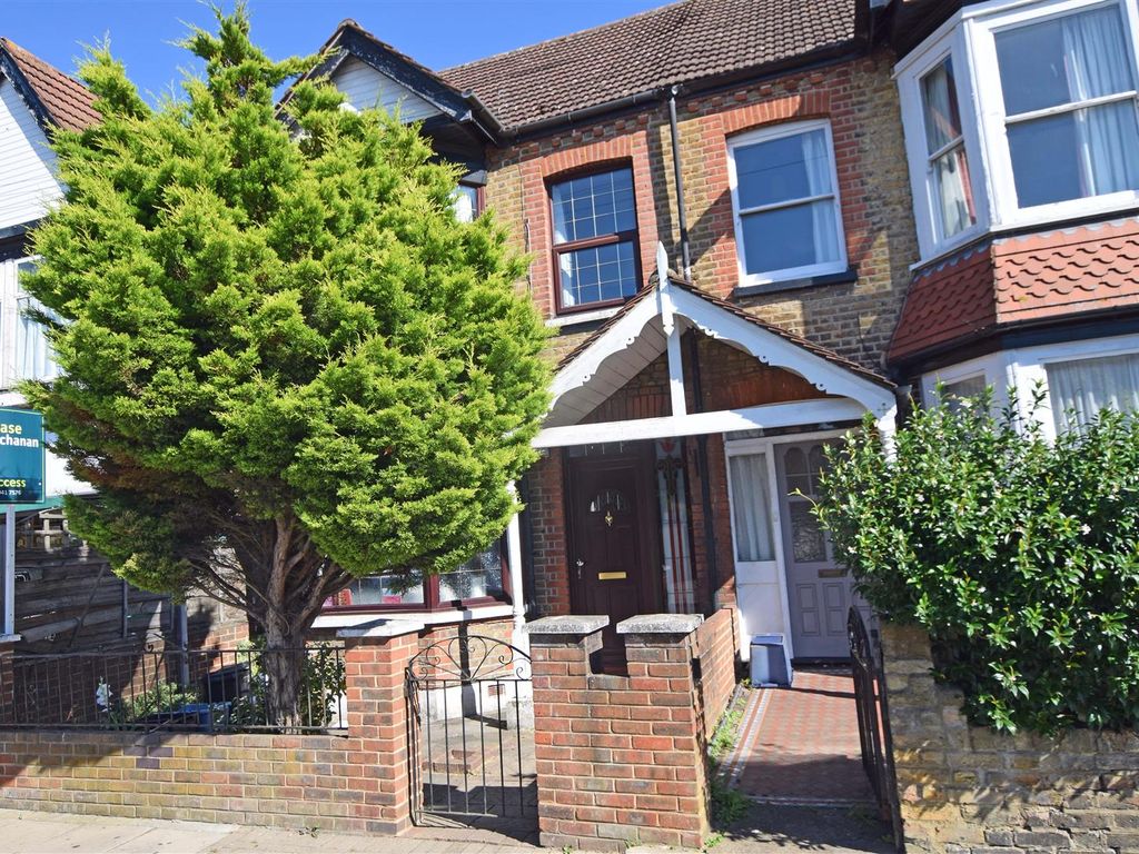 4 bed terraced house to rent in Percy Road, Hampton TW12 Zoopla