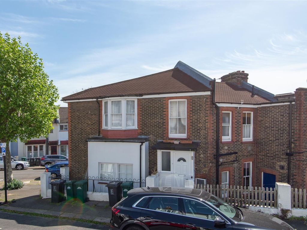 2 bed flat to rent in Robertson Road, Brighton BN1, £1,200 pcm Zoopla