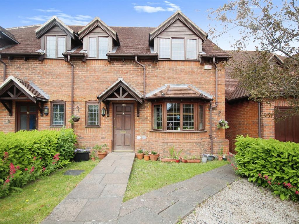 3 bed semidetached house to rent in The Ridgeway, Woodley, Reading RG5