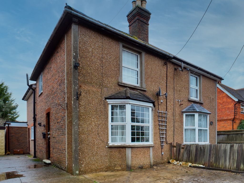 3 bed semidetached house for sale in Kings Cottage, Plough Road
