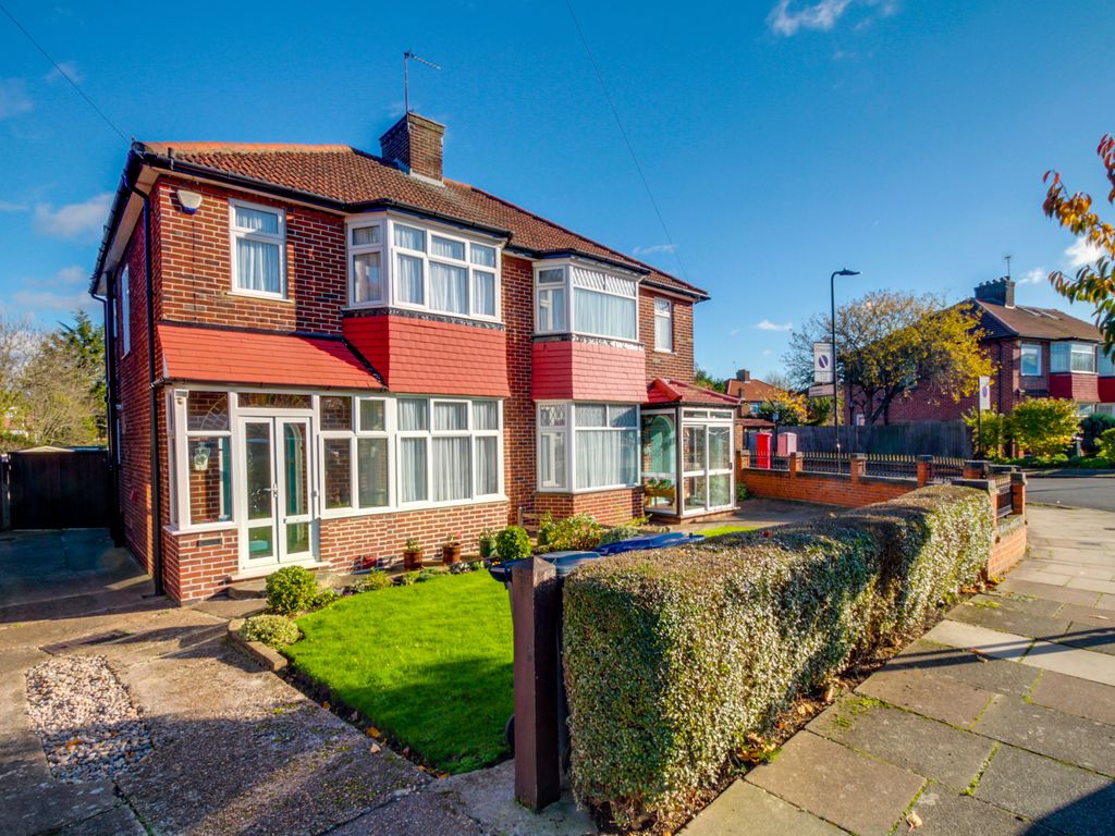 3 bed semidetached house to rent in Oakwood Crescent, Greenford UB6