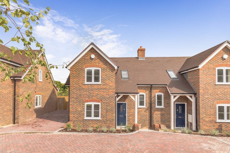 New home, 3 bed semidetached house for sale in Close,