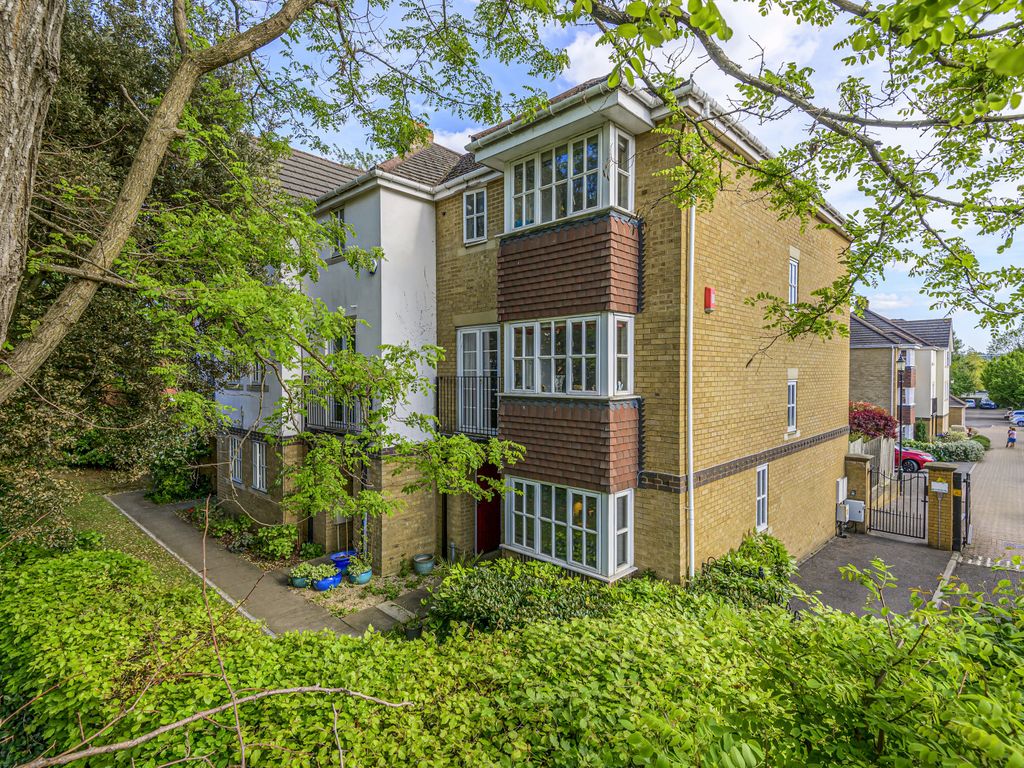 5 bed end terrace house for sale in St. Andrews Gate, Heathside Road