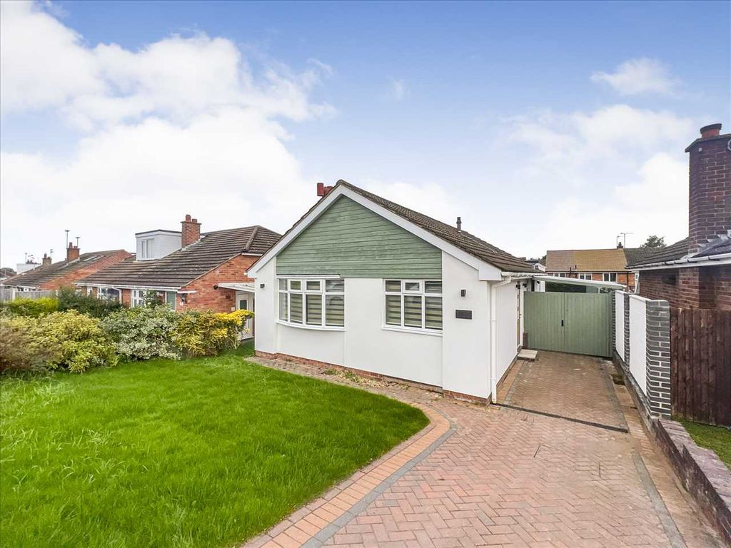 3 bed bungalow for sale in Beech Avenue, Keyworth, Nottingham NG12, £