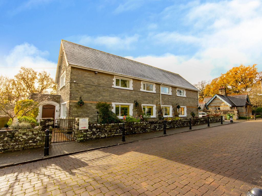 6 bed detached house for sale in PenYFai, Bridgend CF31, £900,000