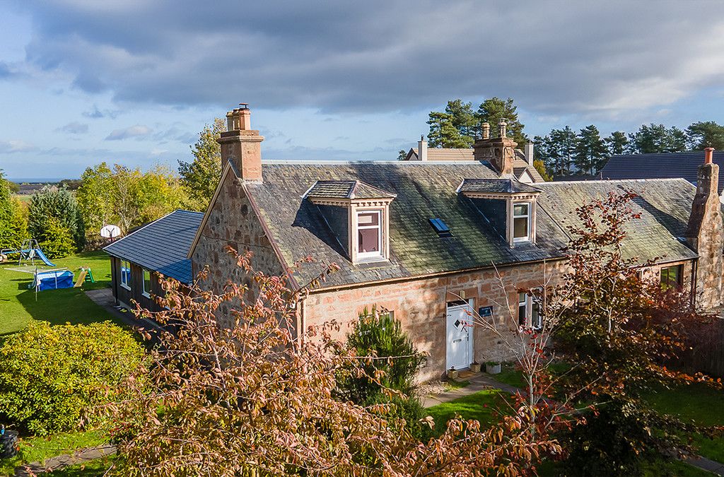 5 bed semidetached house for sale in Nairnside, Inverness IV2, £