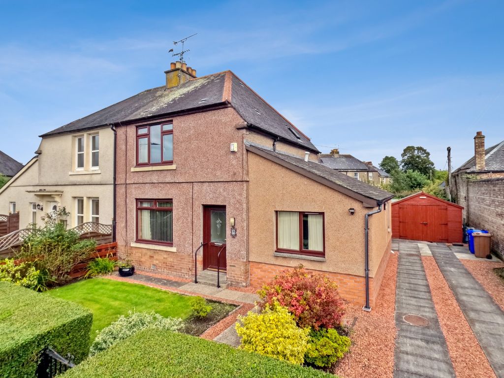 3 bed semidetached house for sale in Meadow Place, Stirling