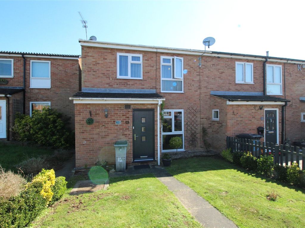 3 bed end terrace house to rent in Hollybush Close, Leicester