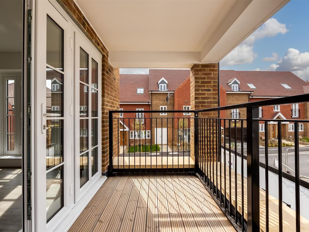 New home, 2 bed flat for sale in Beatrice Square, Tadworth KT20 Zoopla
