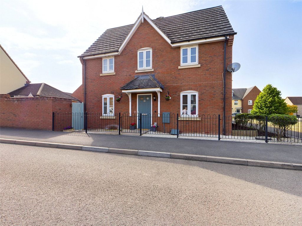 3 bed semidetached house for sale in Halton Way Kingsway, Quedgeley, Gloucester