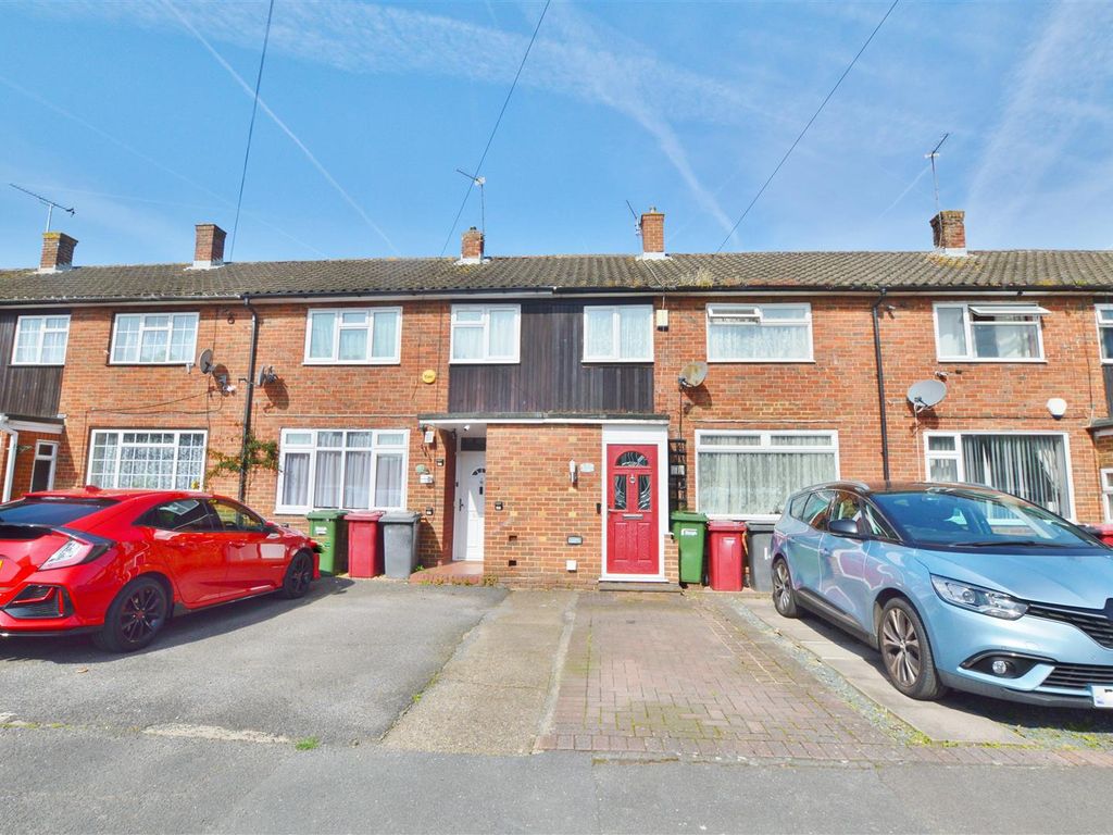 2 bed terraced house for sale in Gascons Grove, Slough SL2, £375,000