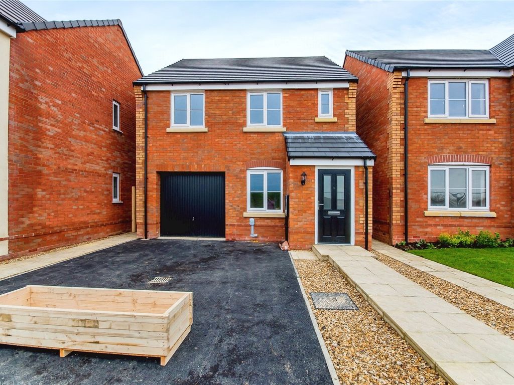 New home, 3 bed detached house for sale in The Maples, High Road