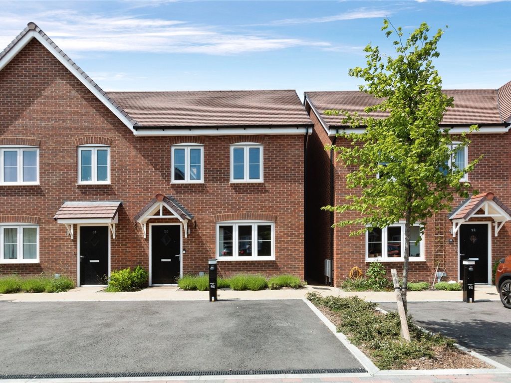 2 bed semidetached house for sale in Canada Road, Deepcut, Camberley