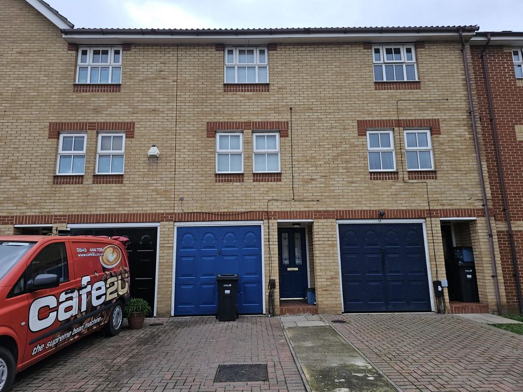 New home, 3 bed town house for sale in Lupin Crescent, Ilford IG1, £