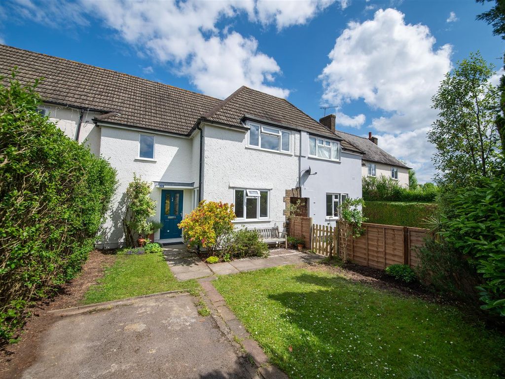 3 bed terraced house for sale in Crescent Way, London N12, £650,000