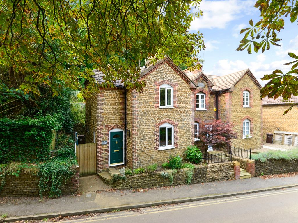 3 bed end terrace house for sale in Godalming, Surrey GU7, £475,000