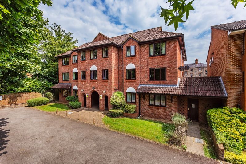 Studio for sale in Belmont Road, Leatherhead KT22 Zoopla