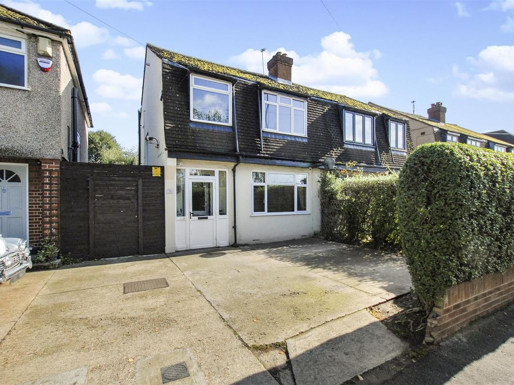 3 bed semidetached house for sale in Oxford Gardens, Denham, Uxbridge