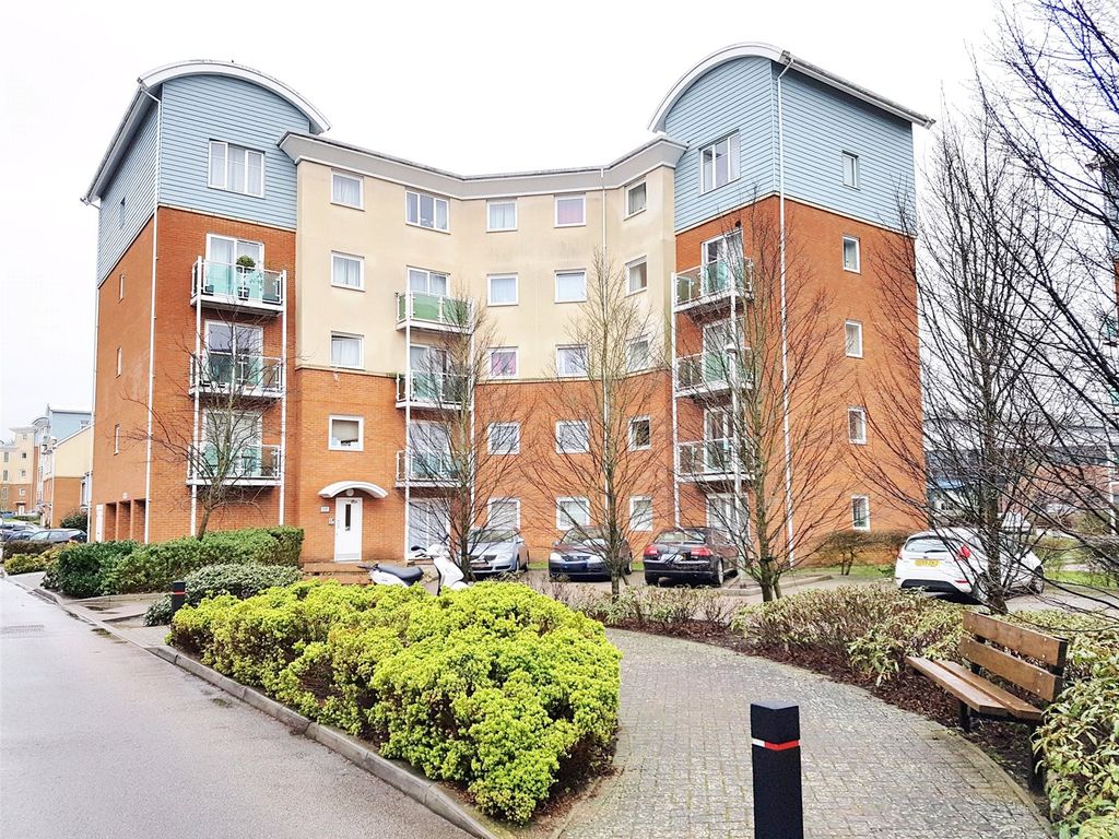 2 bed flat to rent in Reynolds Avenue, Redhill, Surrey RH1 Zoopla