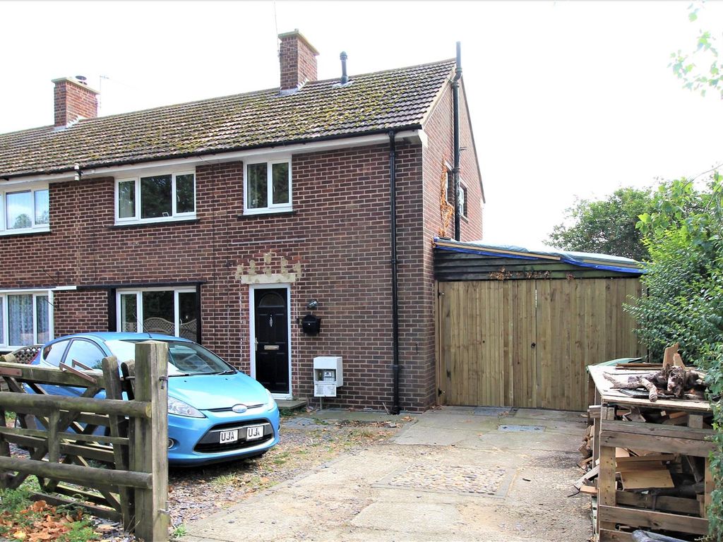 3 bed semidetached house for sale in Brabazon Road, Eastchurch