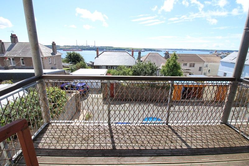 2 bed flat to rent in 4 Fermoy House, Charles Street, Milford Haven