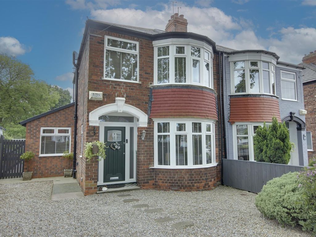 3 bed semidetached house for sale in Kingston Road, Willerby, Hull