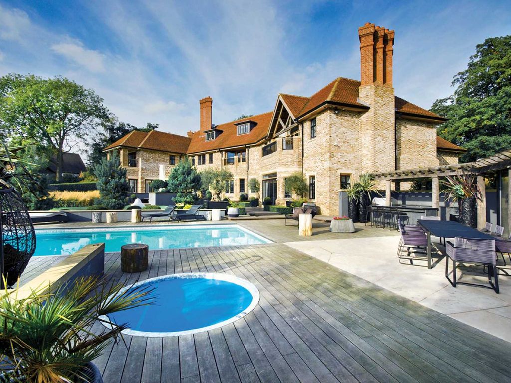 Grovelands, Totteridge Green N20  