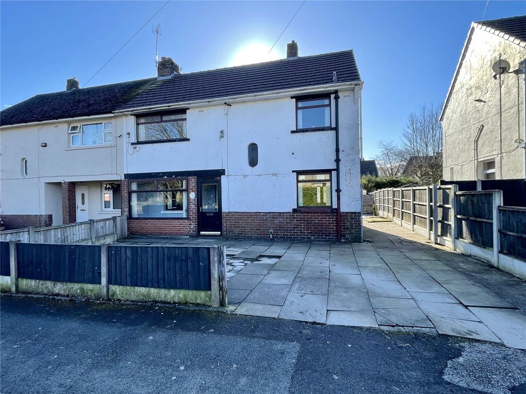 3 bed semidetached house for sale in Medway Road, Shaw, Oldham OL2