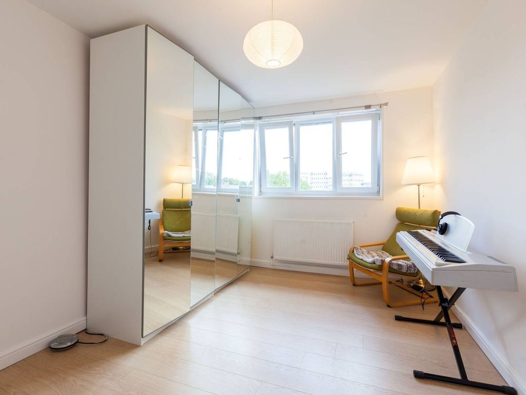 Grove Road, Victoria Park, London E3  