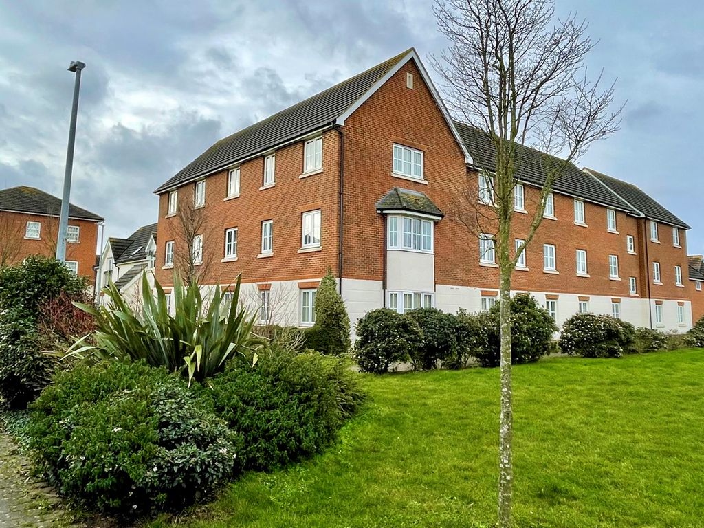 1 bed flat to rent in Baden Powell Close, Great Baddow, Chelmsford CM2