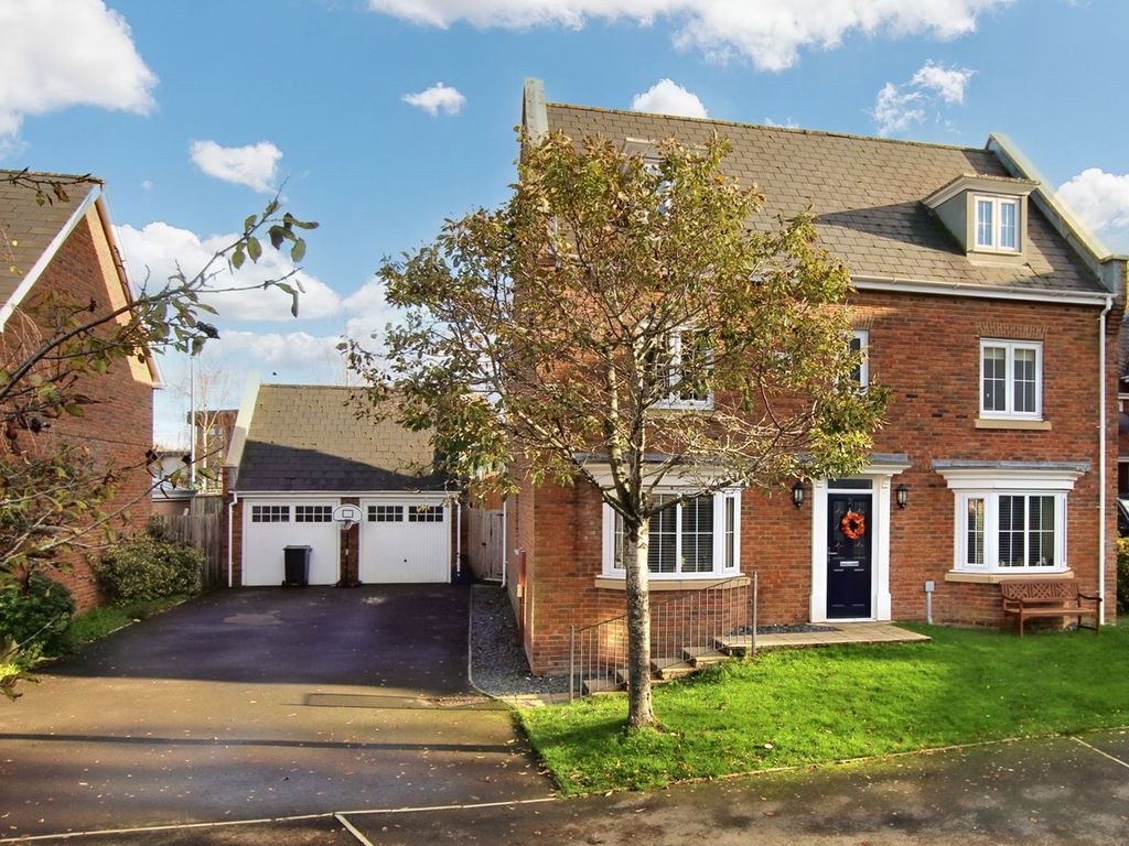 5 bed detached house for sale in Crawshay Close, Llanfoist, Abergavenny