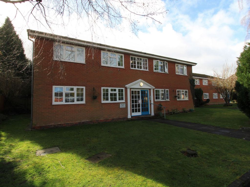 2 bed flat for sale in Shenstone Court, Lawford Grove, Shirley