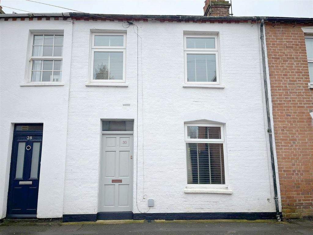 3 bed terraced house for sale in Russell Road, Newbury RG14, £350,000