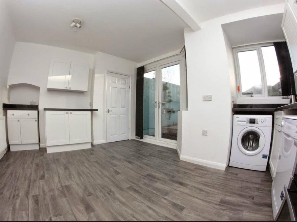 3 bed detached house to rent in Edenhurst Road, Longbridge, West