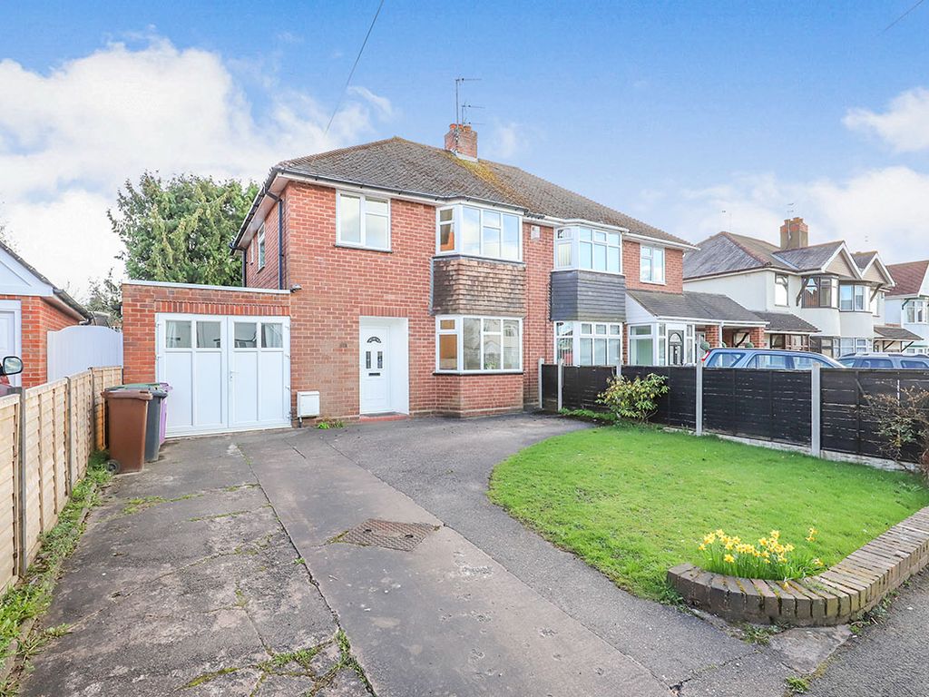 3 bed semidetached house to rent in Oxley Moor Road, Wolverhampton
