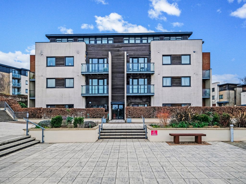 2 bed flat to rent in Peacock Close, Mill Hill, London NW7 Zoopla