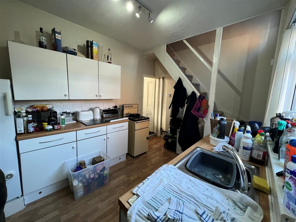2 bed property for sale in Exmouth Street, Hull HU5 Zoopla