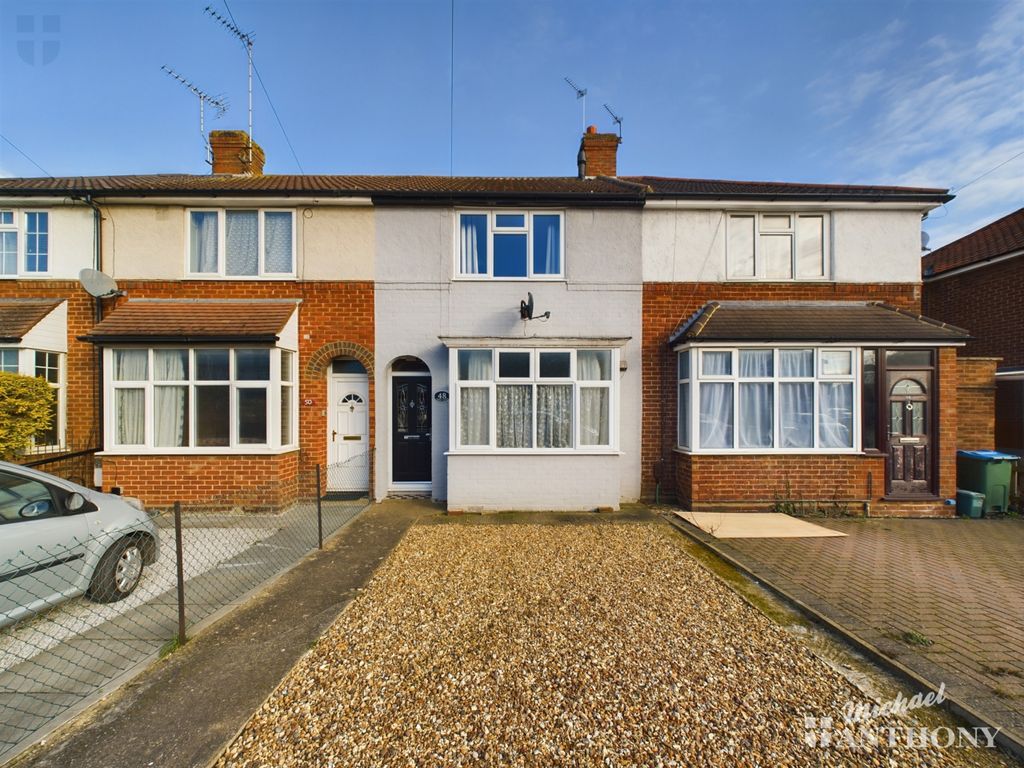 2 bed terraced house for sale in Abbey Road, Aylesbury, Buckinghamshire