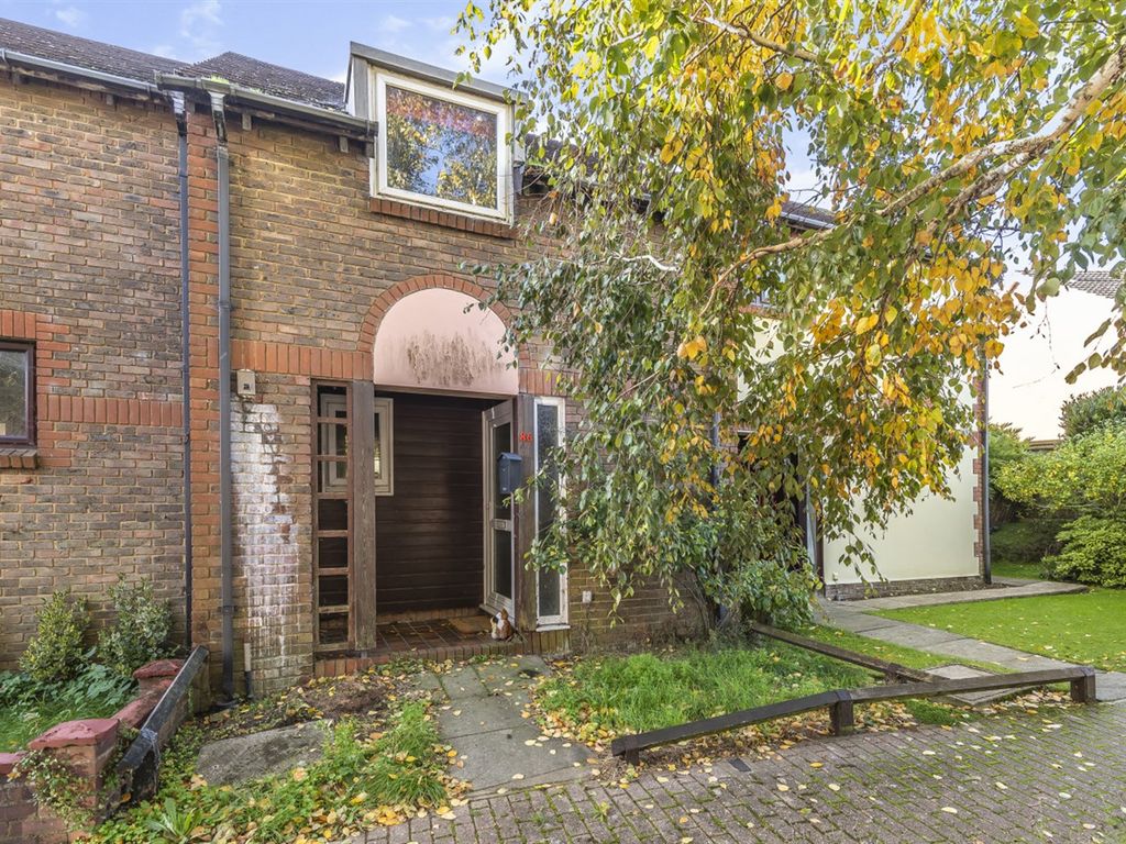 2 bed terraced house for sale in Caernarvon Road, Chichester PO19 Zoopla