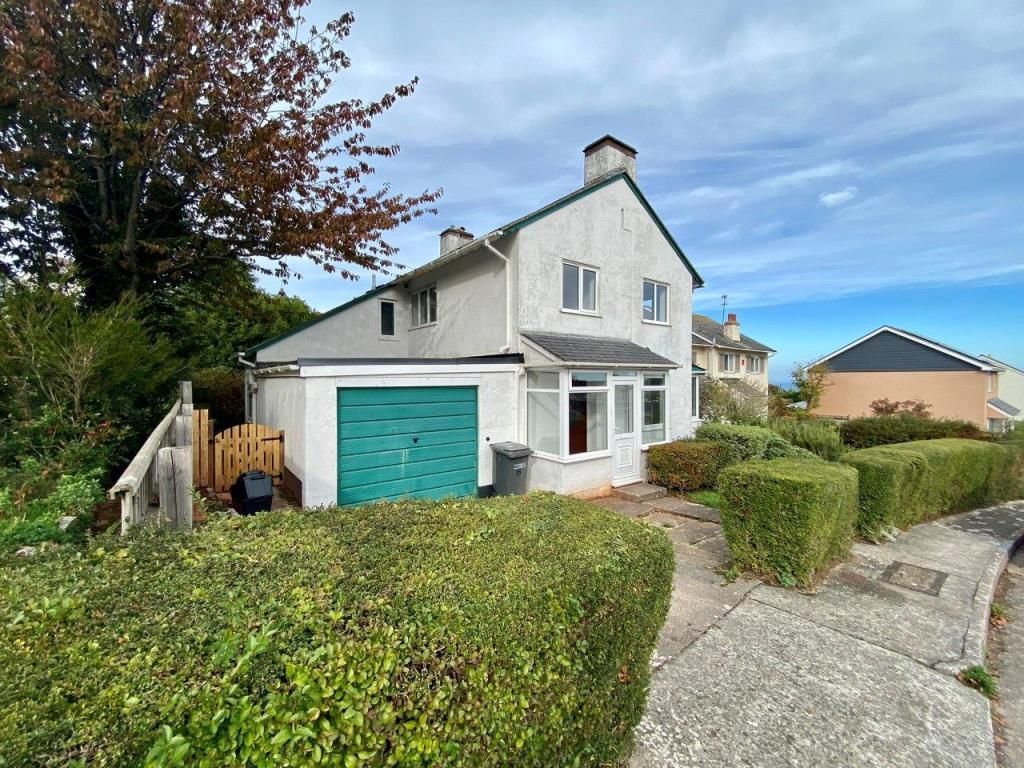 4 bed detached house to rent in North Rocks Road, Paignton TQ4 Zoopla